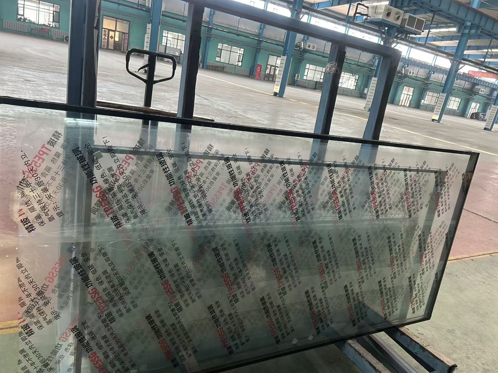 济宁市玻璃源头工厂钢化玻璃 - 方案